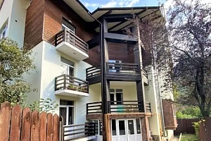 Квартира с видом на хребет Аибга