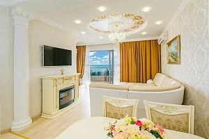 Квартира с панорамным видом на море