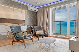 Вблизи у моря, вдали от суеты