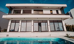 Шикарный коттедж и гостевой дом с потрясающим...