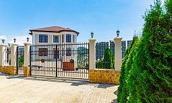 Прекрасный дом с дизайнерским ремонтом