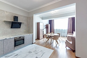 Дизайнерская квартира на берегу моря 