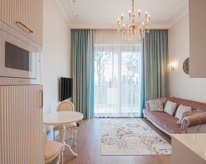 К продаже представлены апартаменты в комплексе «Grand Royal Residences».