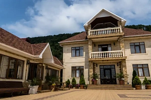 Дом с красивым видом на горы и море