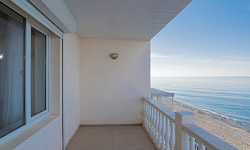 Продаем роскошную гостиницу на берегу моря