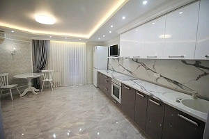 Квартира с дизайнерским ремонтом!