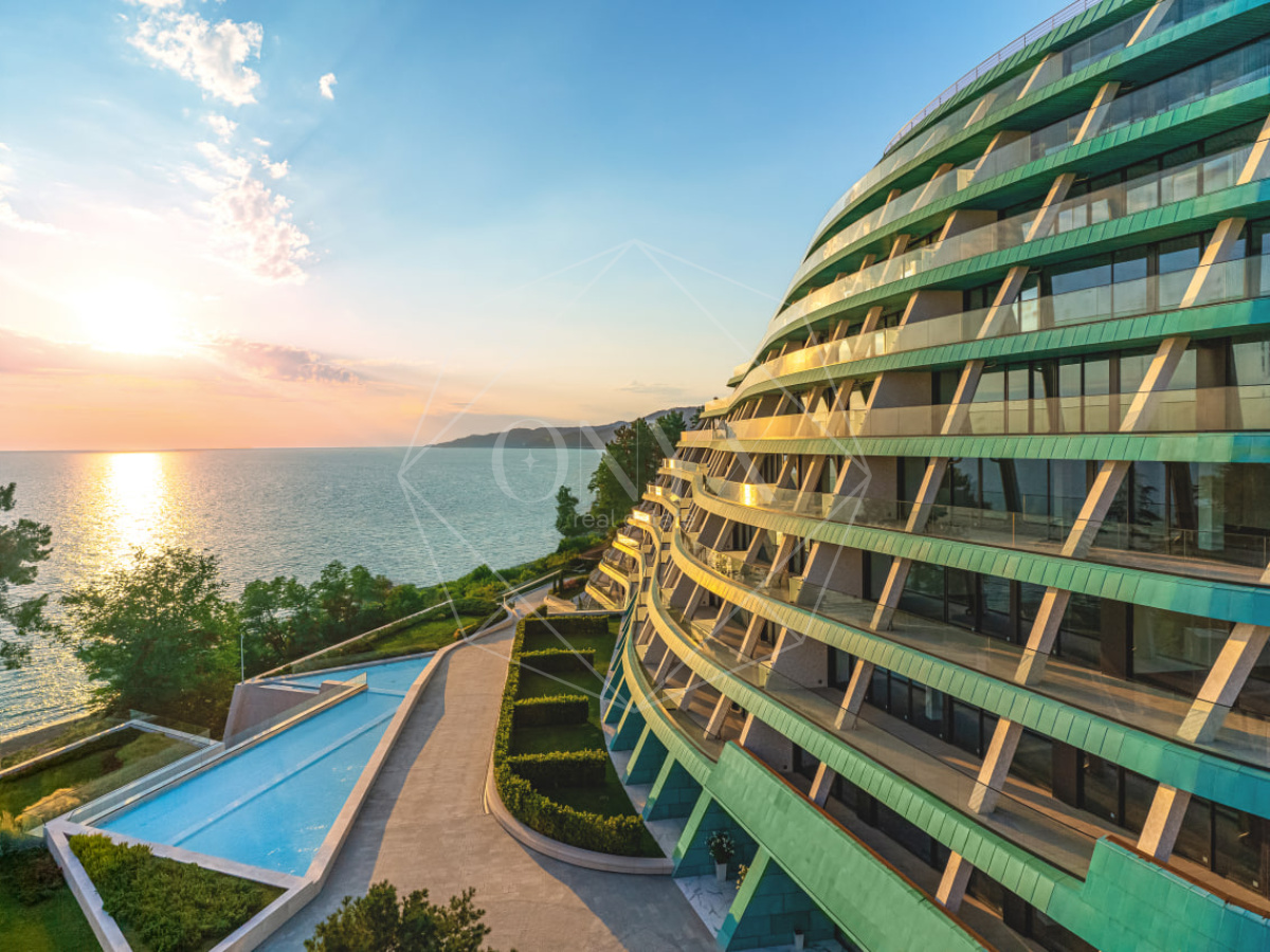 REEF RESIDENCE