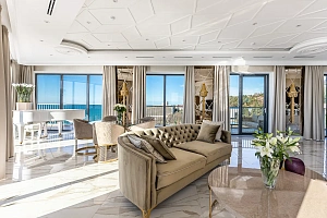 Пентхаус в центре у моря