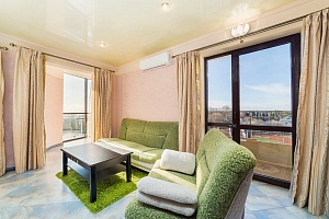 Видовая квартира на улице Роз