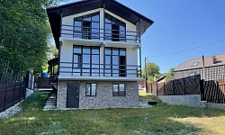 Дом с видом на горы