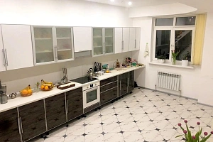 Просторная квартира в 700 метрах от моря 