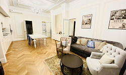 Трехкомнатная квартира в Сталинском доме