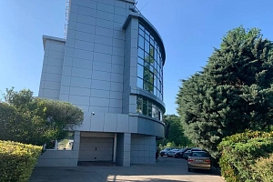 Здание в собственности с арендаторами 