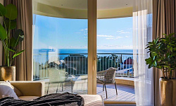 Квартира с большой террасой и морской панорам...