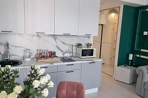 Студия с дорогим дизайнерским ремонтом в Сири...