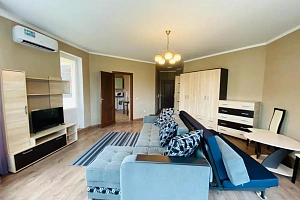 Трехкомнатная квартира в доме у Дендрария