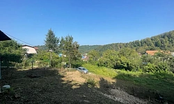 Участок в центре с видом на горы