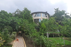 Элитный дом с садом у моря