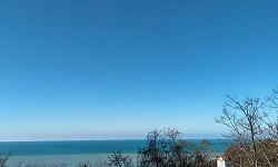 Участок с видом на море