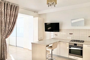 Уютная, светлая квартира с видом на море!