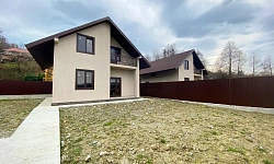 Два дома в коттеджном поселке