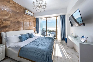 Апартаменты на берегу моря в центре