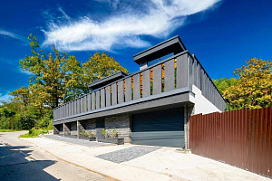 ИЗЫСКАННОЕ ШАЛЕ НА БЕРЕГОВОЙ