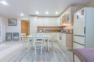 Трехкомнатная квартира рядом с Олимпийским па...