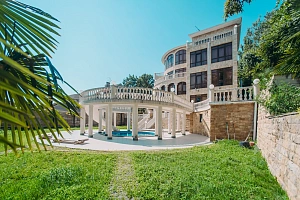 Роскошный особняк у моря