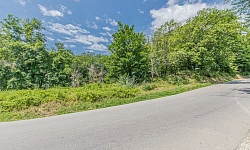 Участок ровное место 