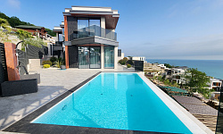 Дом с прекрасным видом подъездными путями