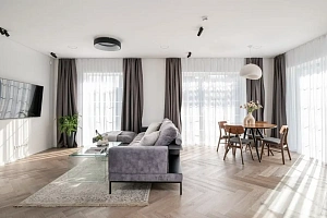 Просторная видовая квартира в доме бизнес-кла...