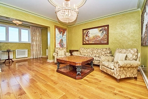 Просторная квартира с видом на море